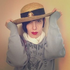 Vintage straw boater hat cameo